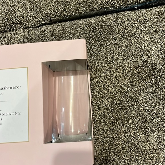 Cupcakes and Cashmere Stemless Champagne Glasses - New in Box - Picture 2 of 3